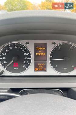 Хэтчбек Mercedes-Benz B-Class 2010 в 
