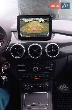 Хэтчбек Mercedes-Benz B-Class 2017 в 