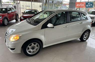 Хэтчбек Mercedes-Benz B-Class 2010 в 