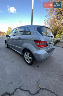 Хэтчбек Mercedes-Benz B-Class 2005 в 