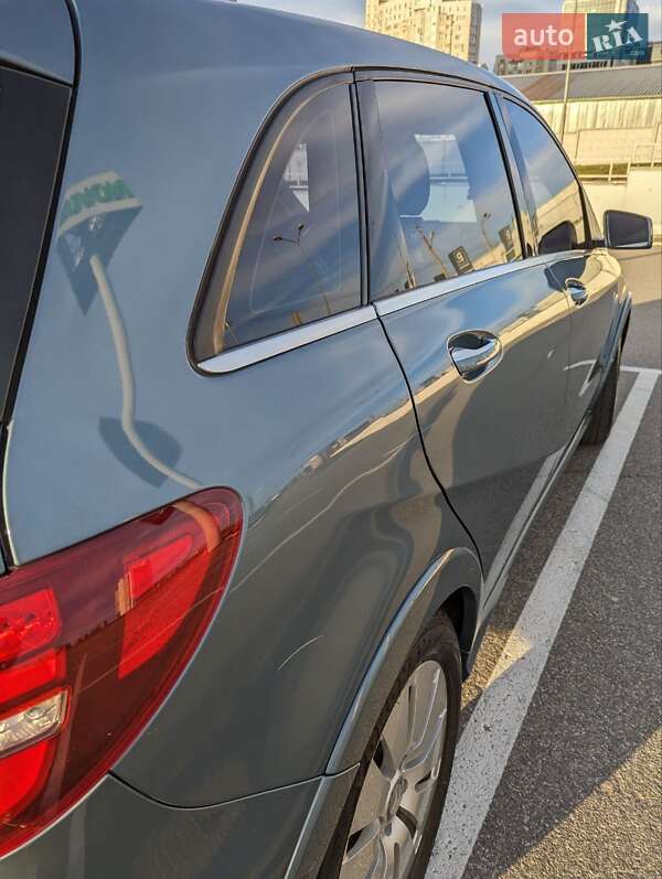 Хетчбек Mercedes-Benz B-Class 2014 в Києві фото 9 Хетчбек Mercedes-Benz B-Class 2014 в Києві