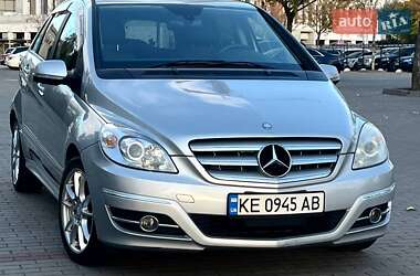 Хэтчбек Mercedes-Benz B-Class 2010 в 