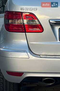 Хэтчбек Mercedes-Benz B-Class 2010 в 