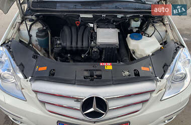 Хетчбек Mercedes-Benz B-Class 2010 в 