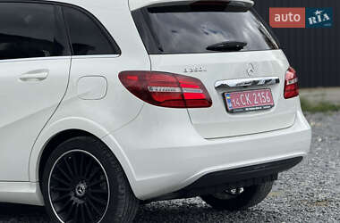 Хэтчбек Mercedes-Benz B-Class 2016 в 