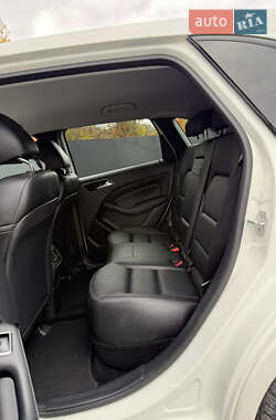 Хэтчбек Mercedes-Benz B-Class 2016 в 