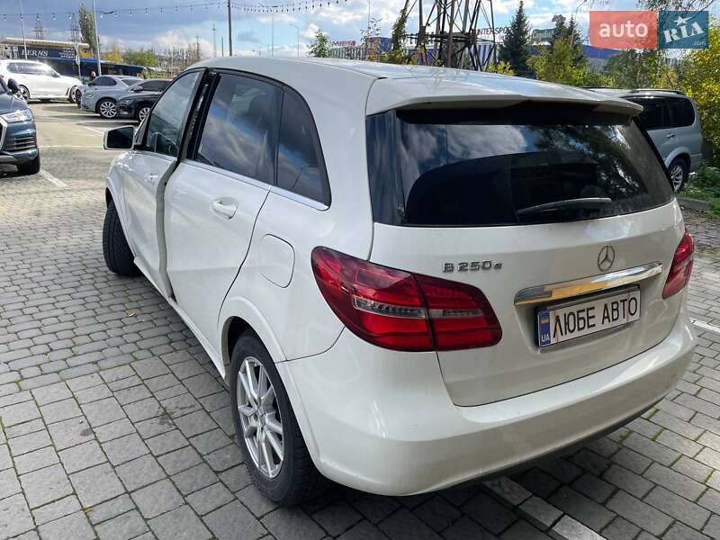 Хетчбек Mercedes-Benz B-Class 2016 в Львові фото 4 Хетчбек Mercedes-Benz B-Class 2016 в Львові