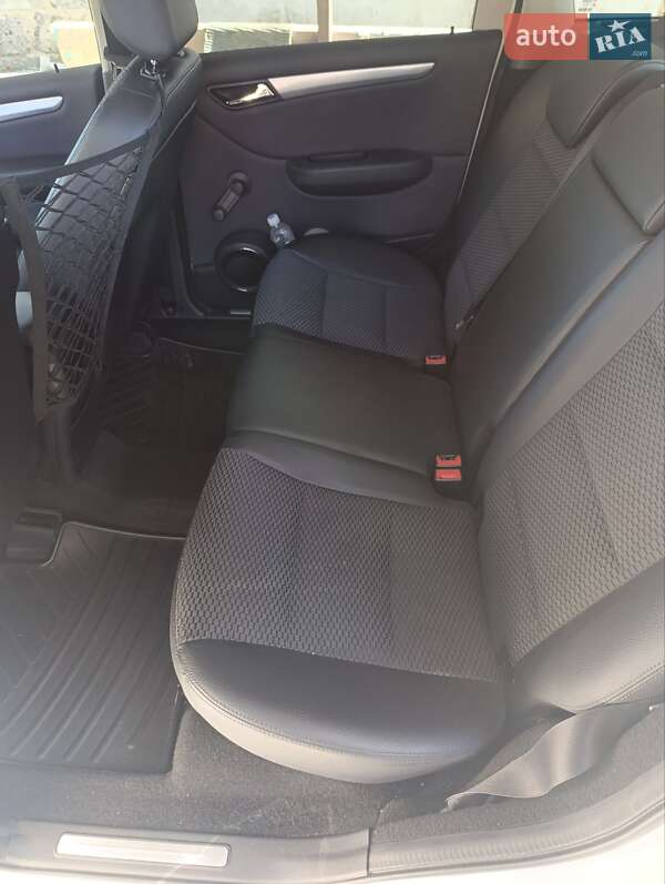 Хэтчбек Mercedes-Benz B-Class 2010 в Днепре