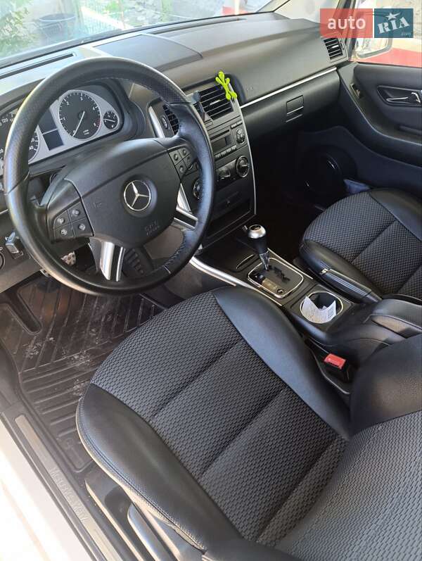 Хэтчбек Mercedes-Benz B-Class 2010 в Днепре
