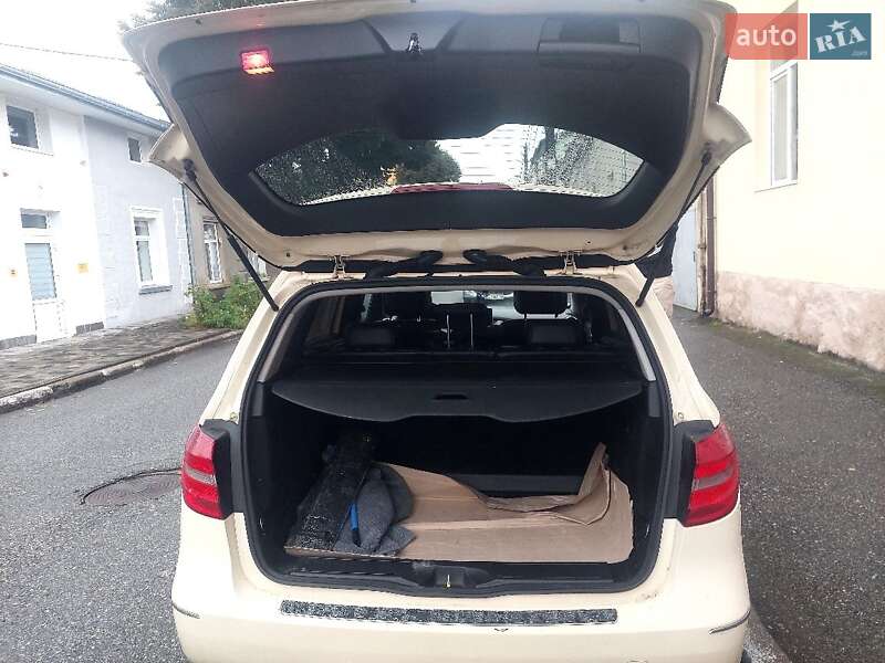 Хетчбек Mercedes-Benz B-Class 2013 в Стрию