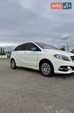 Хэтчбек Mercedes-Benz B-Class 2015 в 