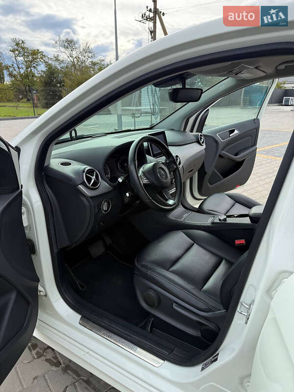 Хетчбек Mercedes-Benz B-Class 2015 в Миколаєві фото 8 Хетчбек Mercedes-Benz B-Class 2015 в Миколаєві