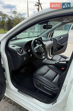 Хэтчбек Mercedes-Benz B-Class 2015 в 