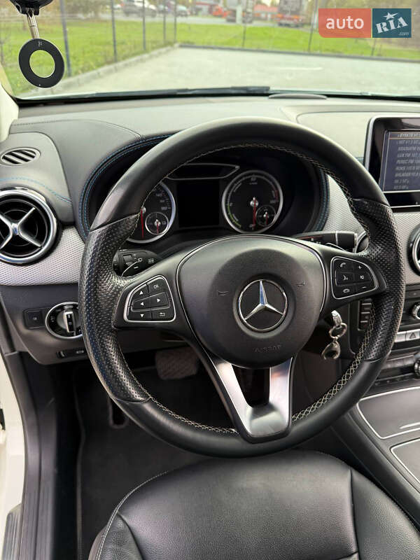 Хетчбек Mercedes-Benz B-Class 2015 в Миколаєві фото 14 Хетчбек Mercedes-Benz B-Class 2015 в Миколаєві