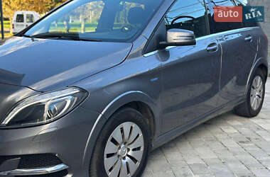 Хетчбек Mercedes-Benz B-Class 2017 в 