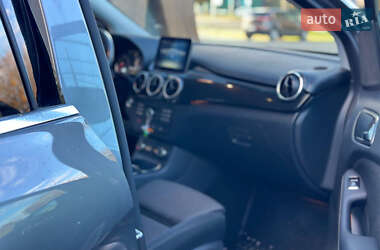 Хетчбек Mercedes-Benz B-Class 2017 в 