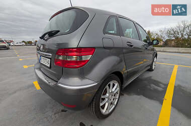 Хетчбек Mercedes-Benz B-Class 2008 в  фото 10 Хетчбек Mercedes-Benz B-Class 2008 в