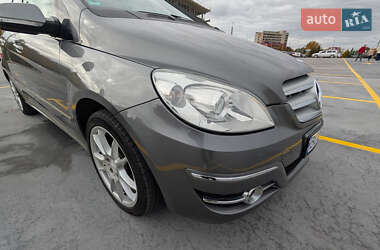 Хетчбек Mercedes-Benz B-Class 2008 в  фото 18 Хетчбек Mercedes-Benz B-Class 2008 в