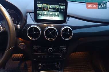 Хэтчбек Mercedes-Benz B-Class 2017 в 