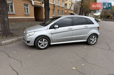 Хэтчбек Mercedes-Benz B-Class 2009 в 