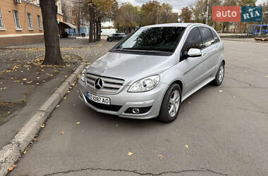 Хэтчбек Mercedes-Benz B-Class 2009 в 