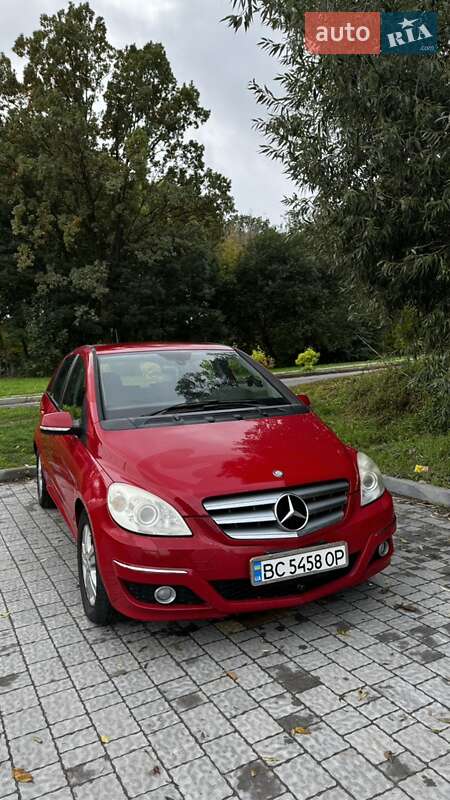 Mercedes-Benz B-Class 2011