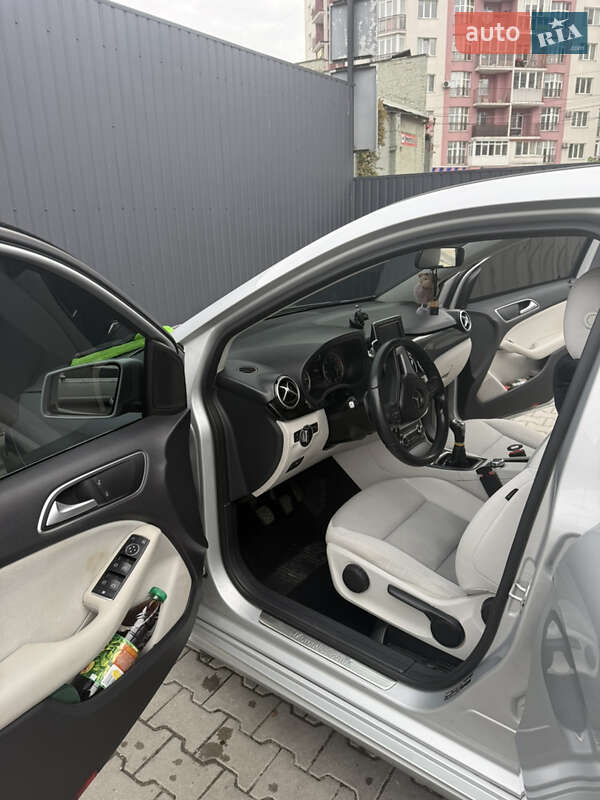 Хетчбек Mercedes-Benz B-Class 2014 в Львові фото 5 Хетчбек Mercedes-Benz B-Class 2014 в Львові
