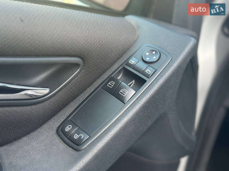 Хэтчбек Mercedes-Benz B-Class 2006 в Ровно фото 12 Хэтчбек Mercedes-Benz B-Class 2006 в Ровно