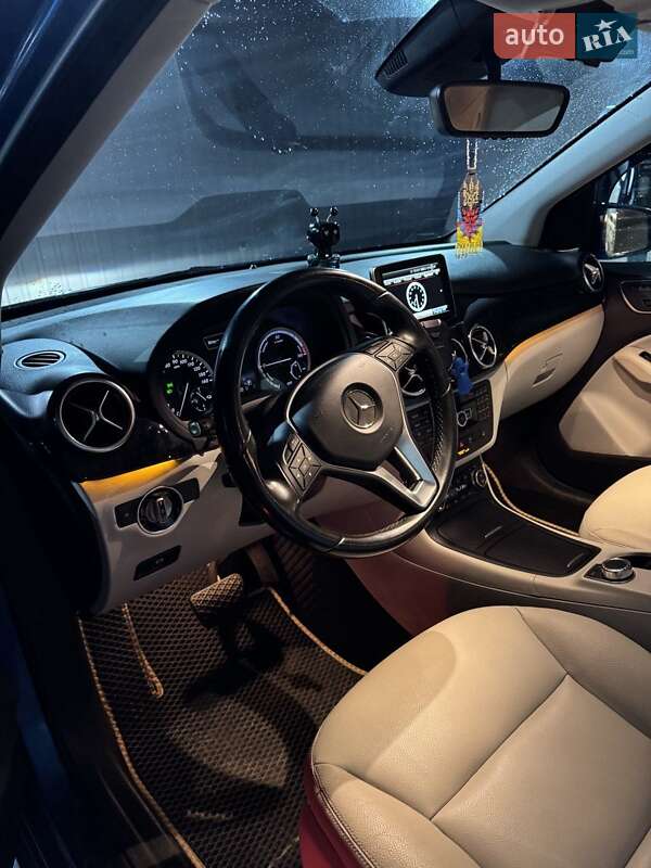 Хетчбек Mercedes-Benz B-Class 2014 в Полтаві фото 7 Хетчбек Mercedes-Benz B-Class 2014 в Полтаві