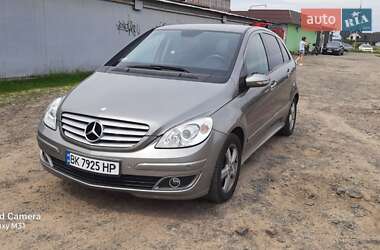 Хэтчбек Mercedes-Benz B-Class 2008 в Вараше Хэтчбек Mercedes-Benz B-Class 2008 в Вараше
