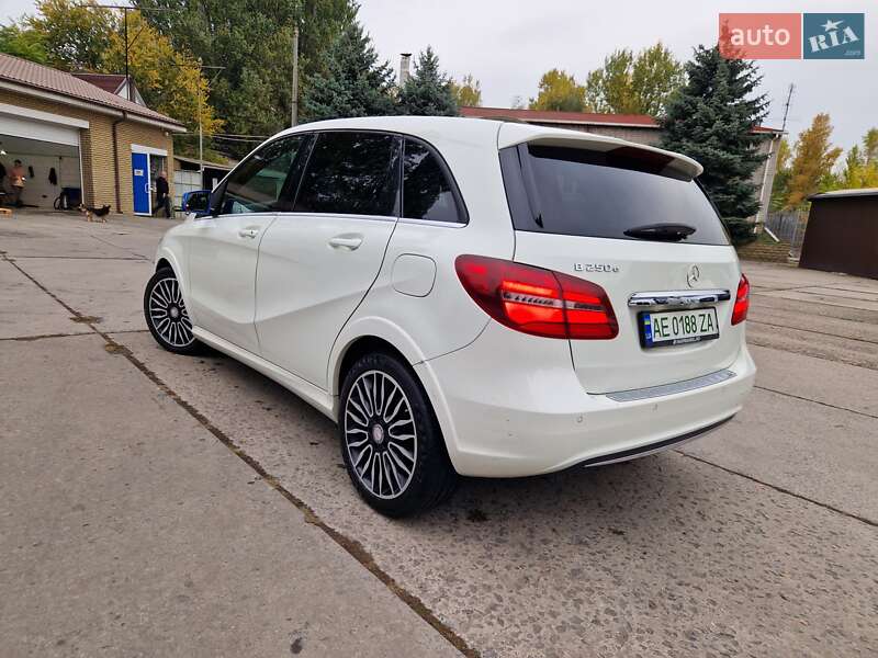 Хетчбек Mercedes-Benz B-Class 2016 в Дніпрі фото 6 Хетчбек Mercedes-Benz B-Class 2016 в Дніпрі
