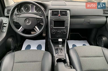 Хэтчбек Mercedes-Benz B-Class 2010 в 