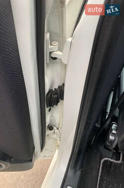 Хэтчбек Mercedes-Benz B-Class 2010 в 