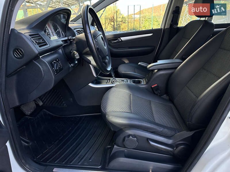 Хетчбек Mercedes-Benz B-Class 2010 в Львові фото 25 Хетчбек Mercedes-Benz B-Class 2010 в Львові