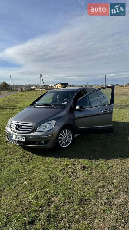Хетчбек Mercedes-Benz B-Class 2007 в Великодолинському фото Хетчбек Mercedes-Benz B-Class 2007 в Великодолинському