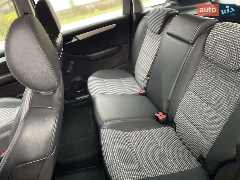 Хетчбек Mercedes-Benz B-Class 2005 в Львові фото 27 Хетчбек Mercedes-Benz B-Class 2005 в Львові