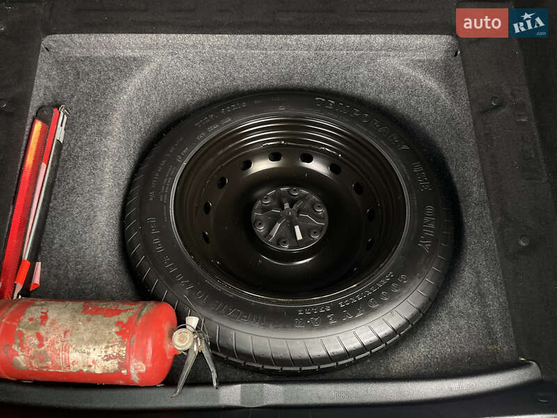 Хетчбек Mercedes-Benz B-Class 2005 в Львові фото 36 Хетчбек Mercedes-Benz B-Class 2005 в Львові