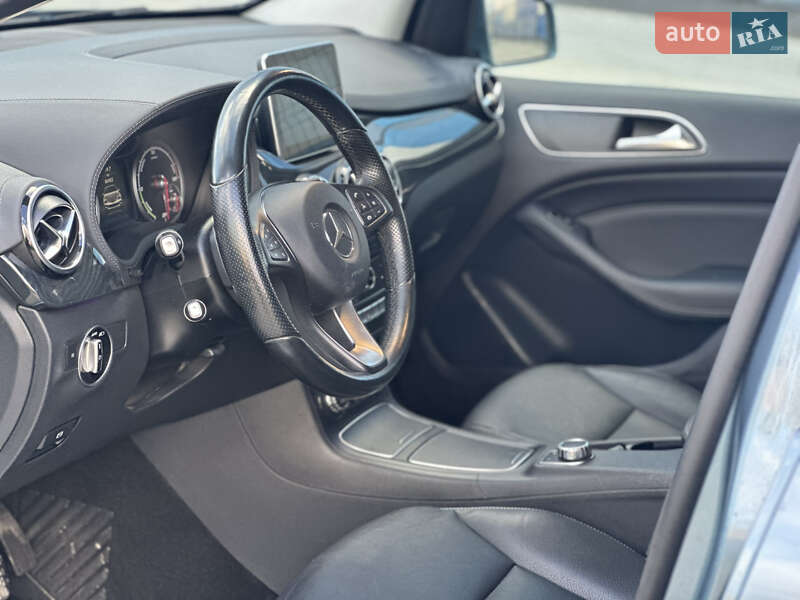 Хетчбек Mercedes-Benz B-Class 2015 в Львові фото 15 Хетчбек Mercedes-Benz B-Class 2015 в Львові
