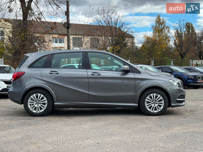 Хетчбек Mercedes-Benz B-Class 2017 в Вінниці фото 12 Хетчбек Mercedes-Benz B-Class 2017 в Вінниці