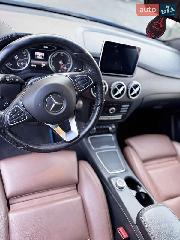 Хэтчбек Mercedes-Benz B-Class 2016 в Киеве фото 18 Хэтчбек Mercedes-Benz B-Class 2016 в Киеве