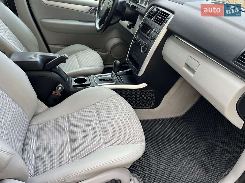 Хэтчбек Mercedes-Benz B-Class 2005 в Могилев-Подольске