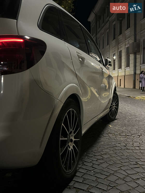 Хэтчбек Mercedes-Benz B-Class 2015 в Черновцах