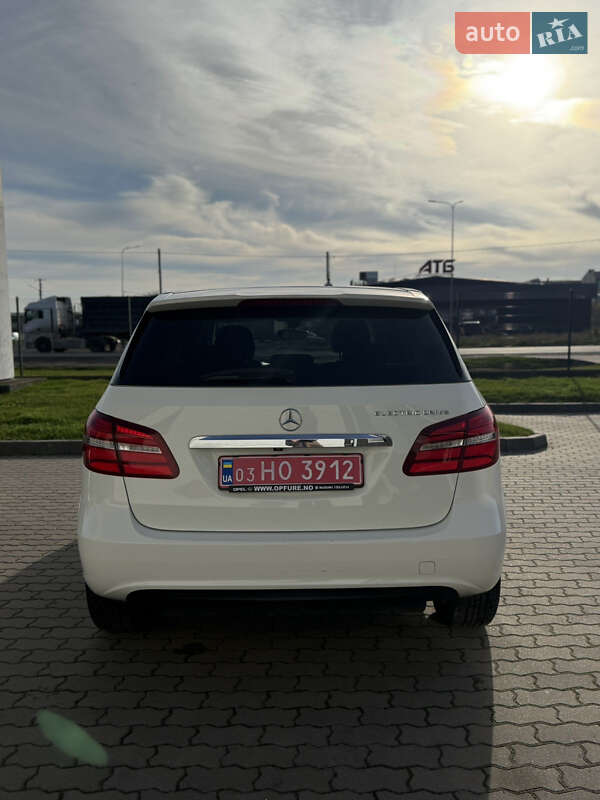 Хэтчбек Mercedes-Benz B-Class 2015 в Радехове фото 6 Хэтчбек Mercedes-Benz B-Class 2015 в Радехове
