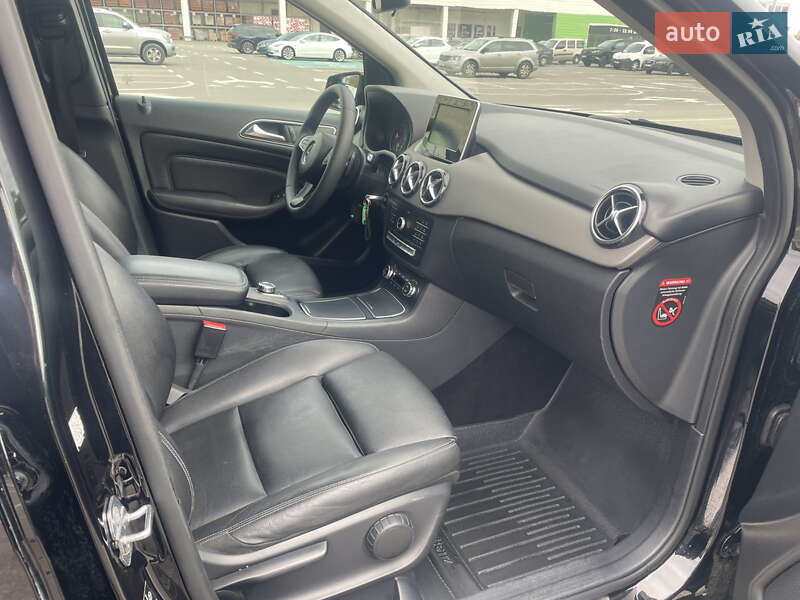 Хэтчбек Mercedes-Benz B-Class 2018 в Киеве фото 23 Хэтчбек Mercedes-Benz B-Class 2018 в Киеве