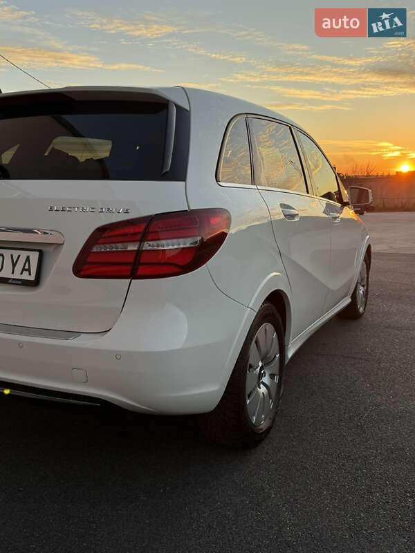 Хэтчбек Mercedes-Benz B-Class 2015 в Виннице фото 3 Хэтчбек Mercedes-Benz B-Class 2015 в Виннице