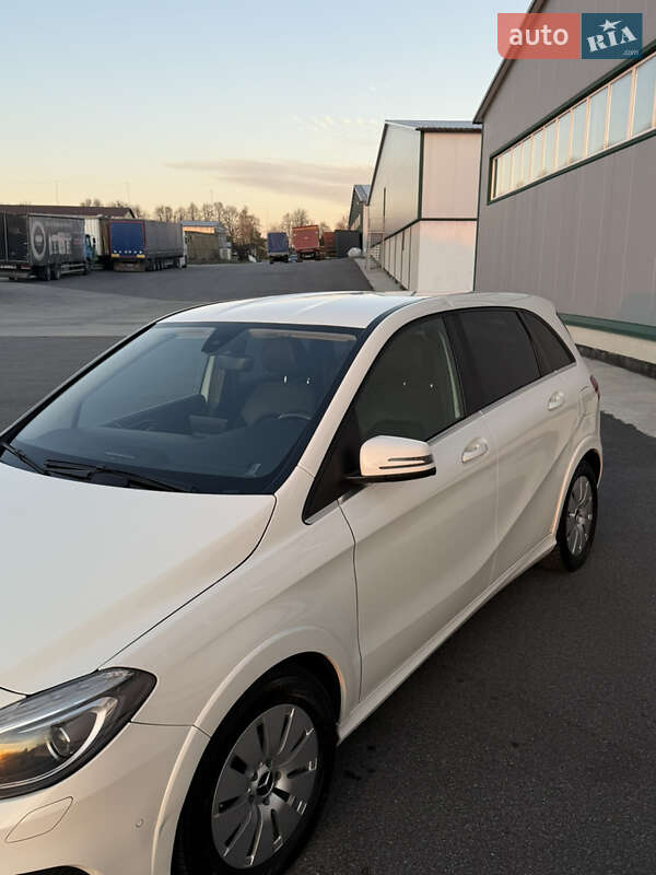 Хэтчбек Mercedes-Benz B-Class 2015 в Виннице фото 22 Хэтчбек Mercedes-Benz B-Class 2015 в Виннице