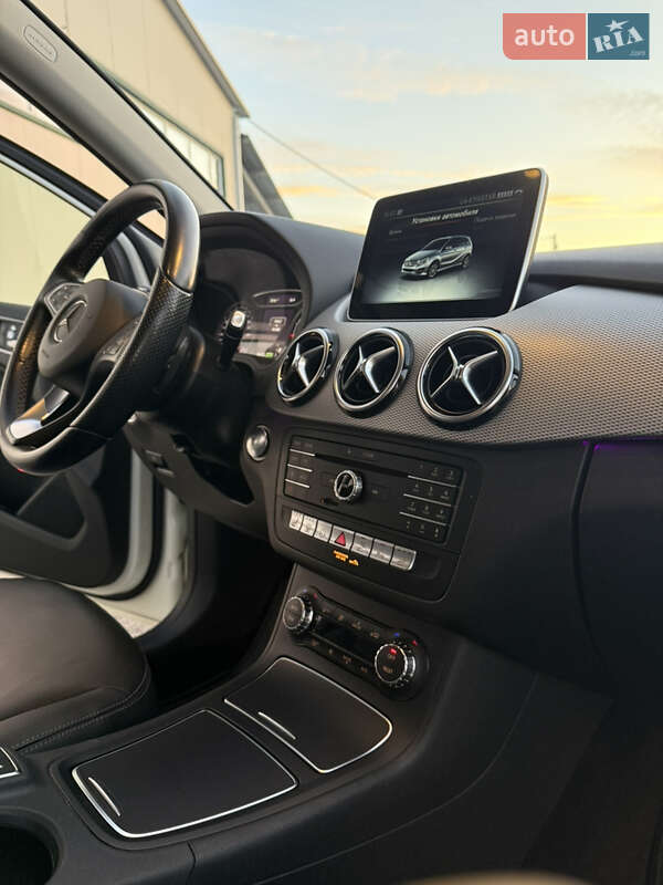 Хэтчбек Mercedes-Benz B-Class 2015 в Виннице фото 58 Хэтчбек Mercedes-Benz B-Class 2015 в Виннице