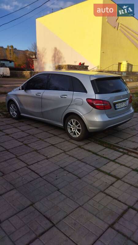 Хэтчбек Mercedes-Benz B-Class 2016 в Киеве