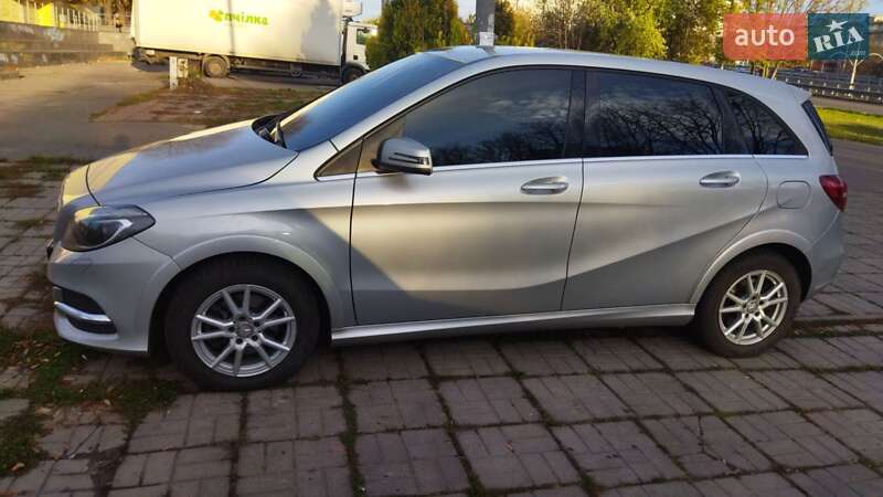 Хэтчбек Mercedes-Benz B-Class 2016 в Киеве