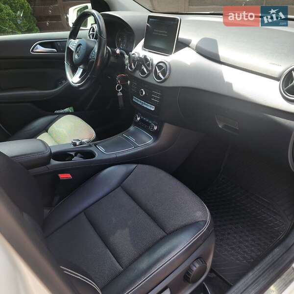 Хэтчбек Mercedes-Benz B-Class 2015 в Ивано-Франковске